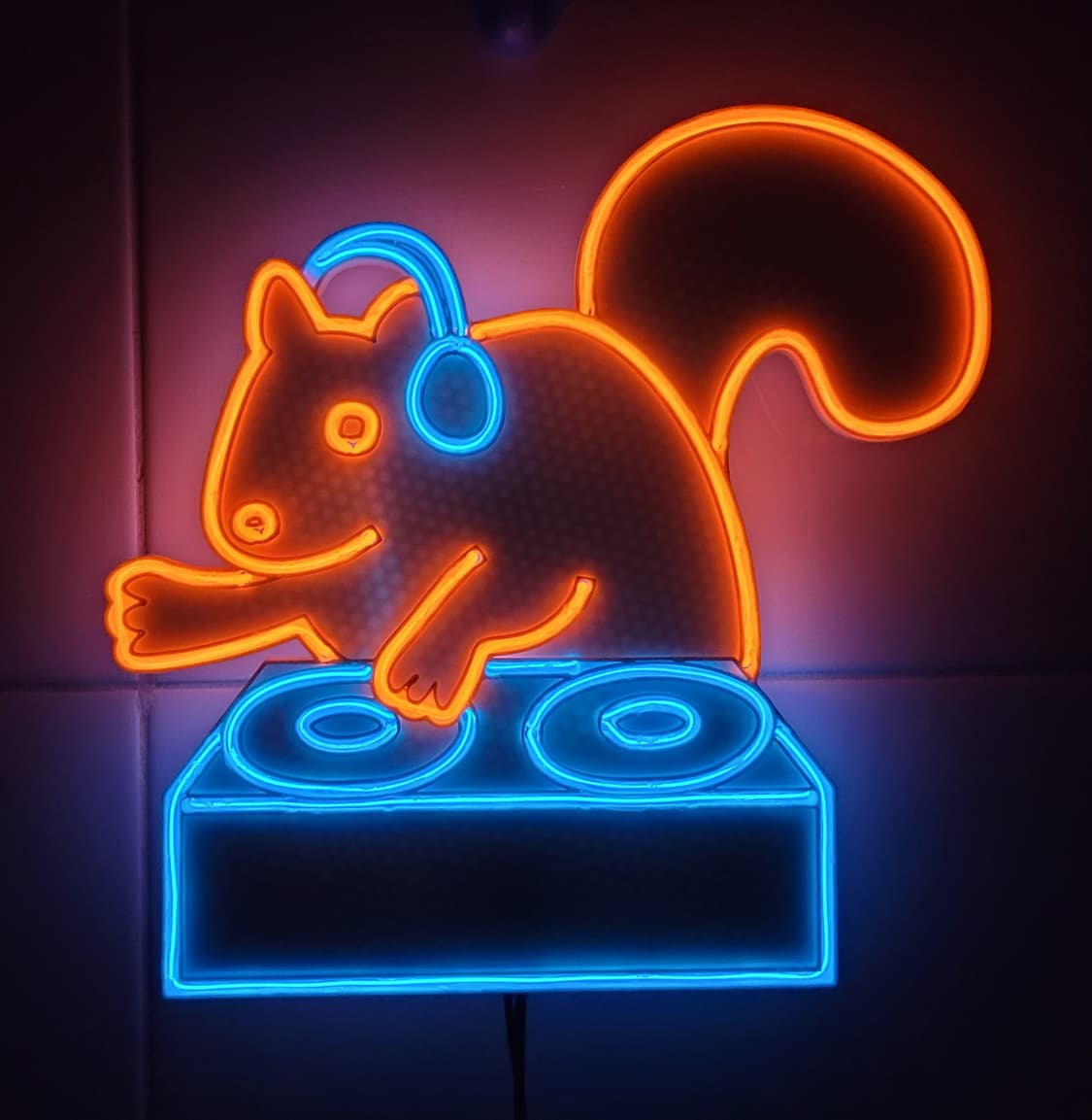 네온사인 다람쥐 dj 램프 상품이미지1