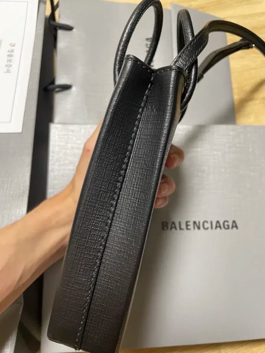 발렌시아가 폰홀더백 상품이미지2