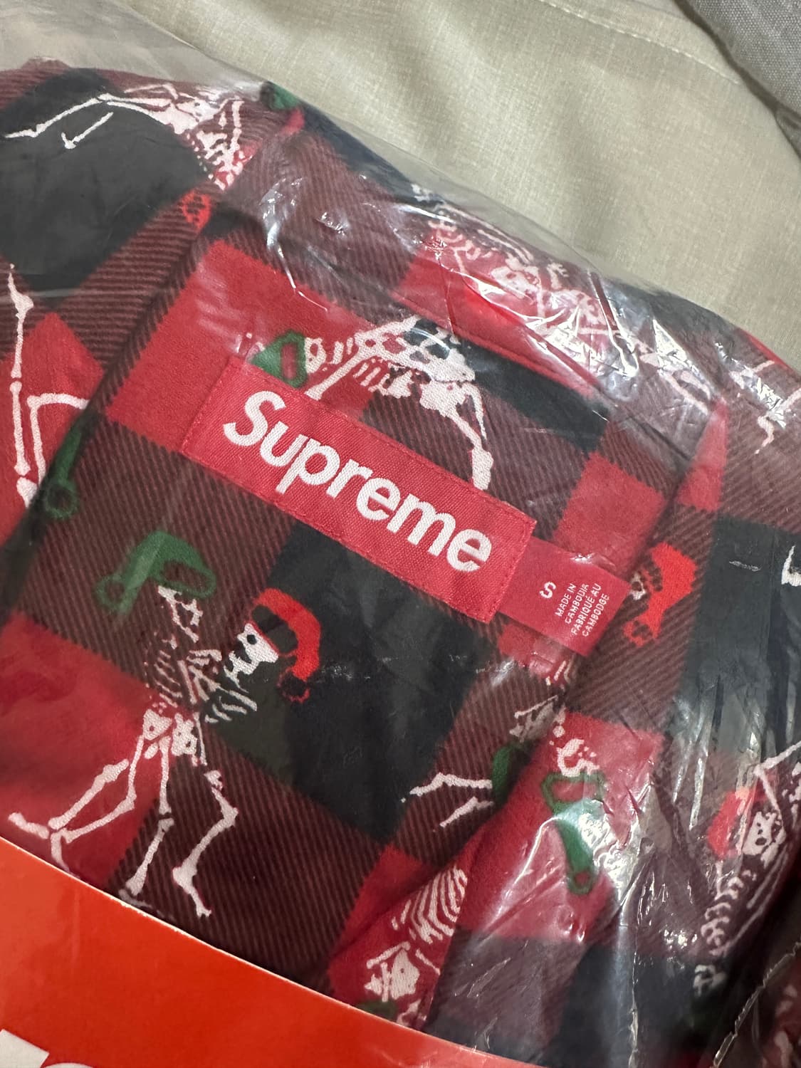 슈프림 홀리데이 파자마 세트 레드 상품이미지1