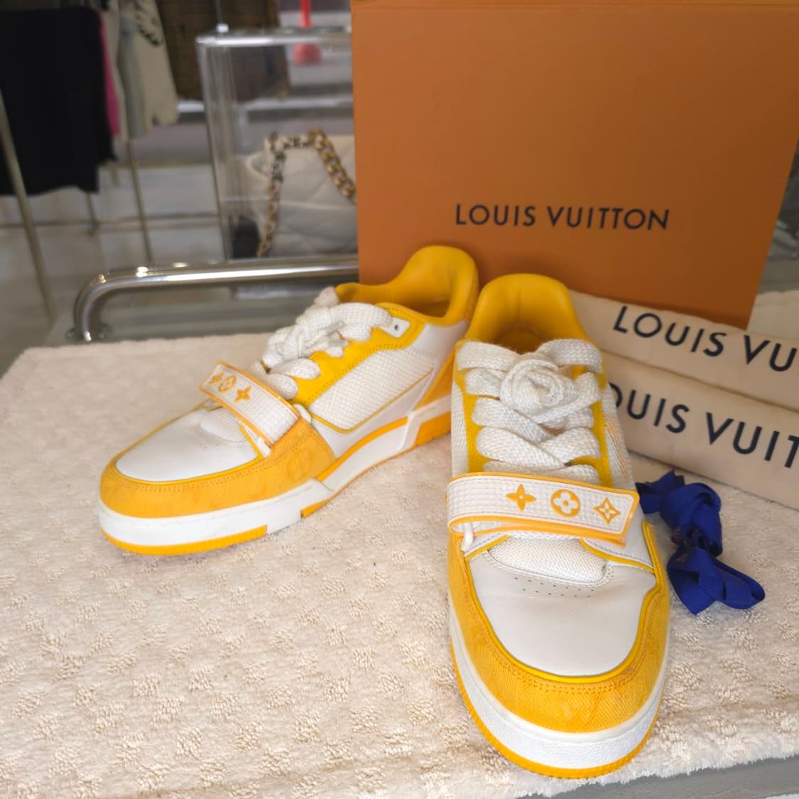 [중고/정품] 루이비통 벨크로 스트렙 LV 트레이너 스니커즈 상품이미지1