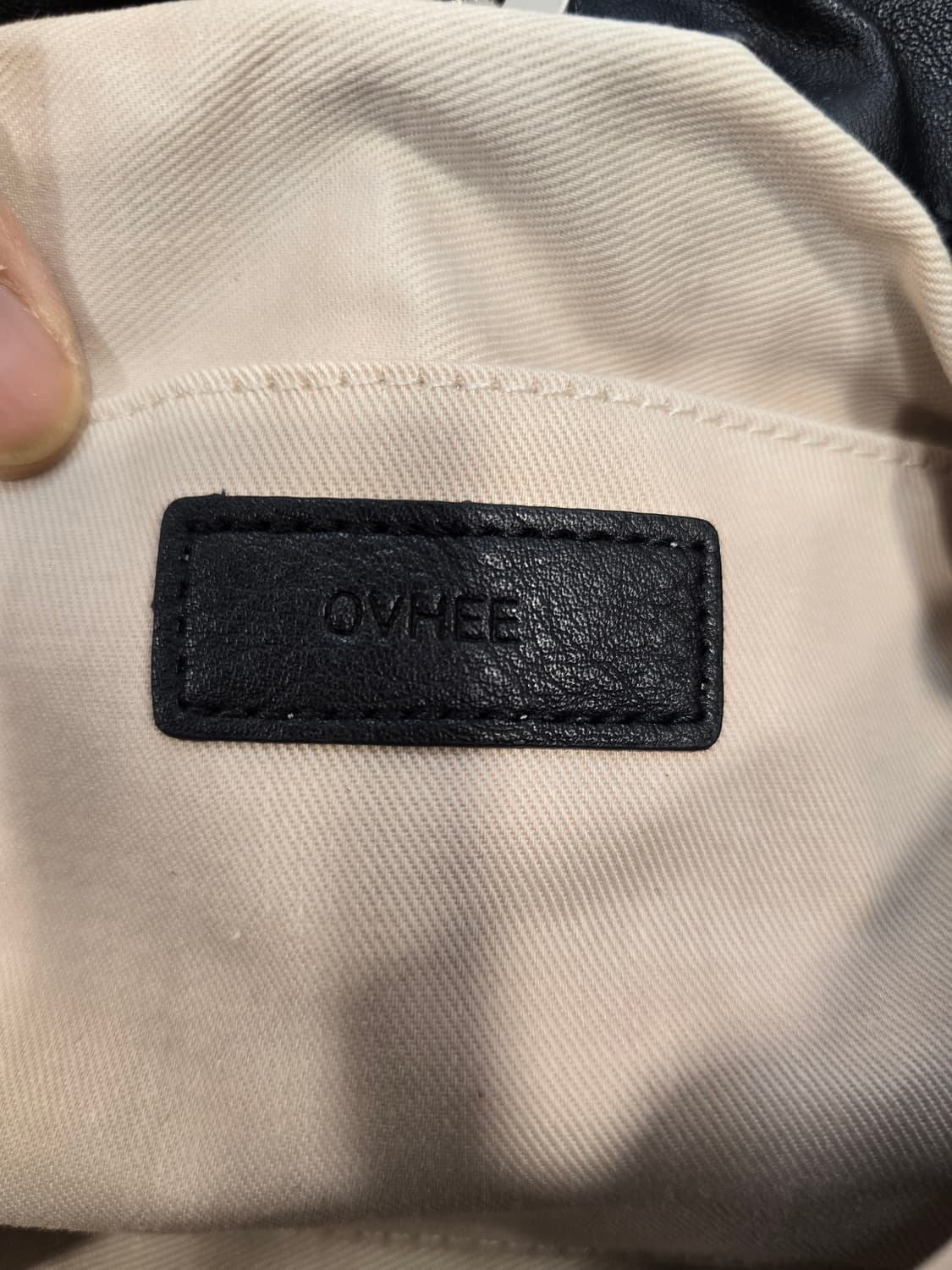 거의새거) 오브히 OVHEE 24년 블랙 숄더백 상품이미지9