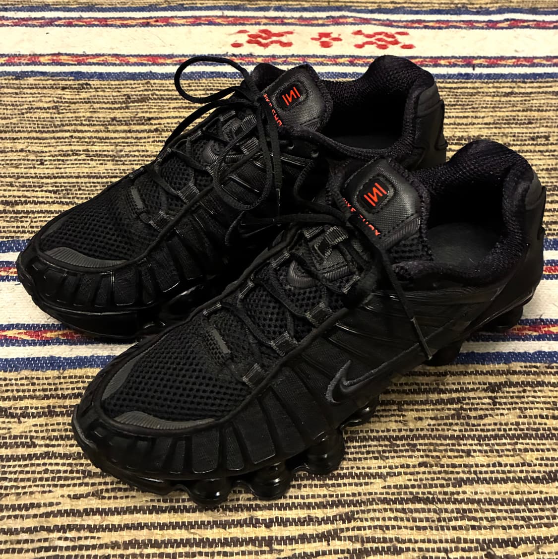 (250)NIKE 나이키 샥스 TL 메탈릭 블랙 앤 맥스 오렌지 런닝화 상품이미지4