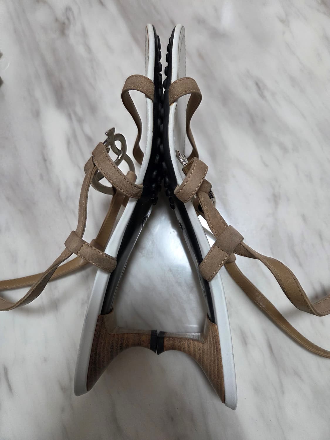 토즈 스웨이드 스트랩 샌들 상품이미지8