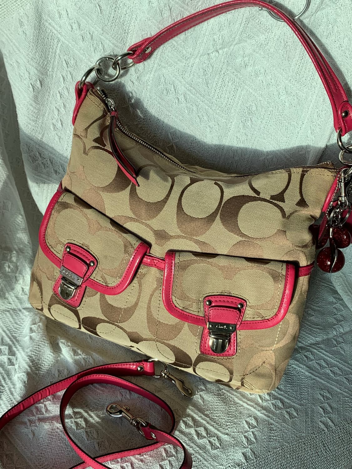 💗 Coach 베이지 핑크 투버클 숄더백 상품이미지1