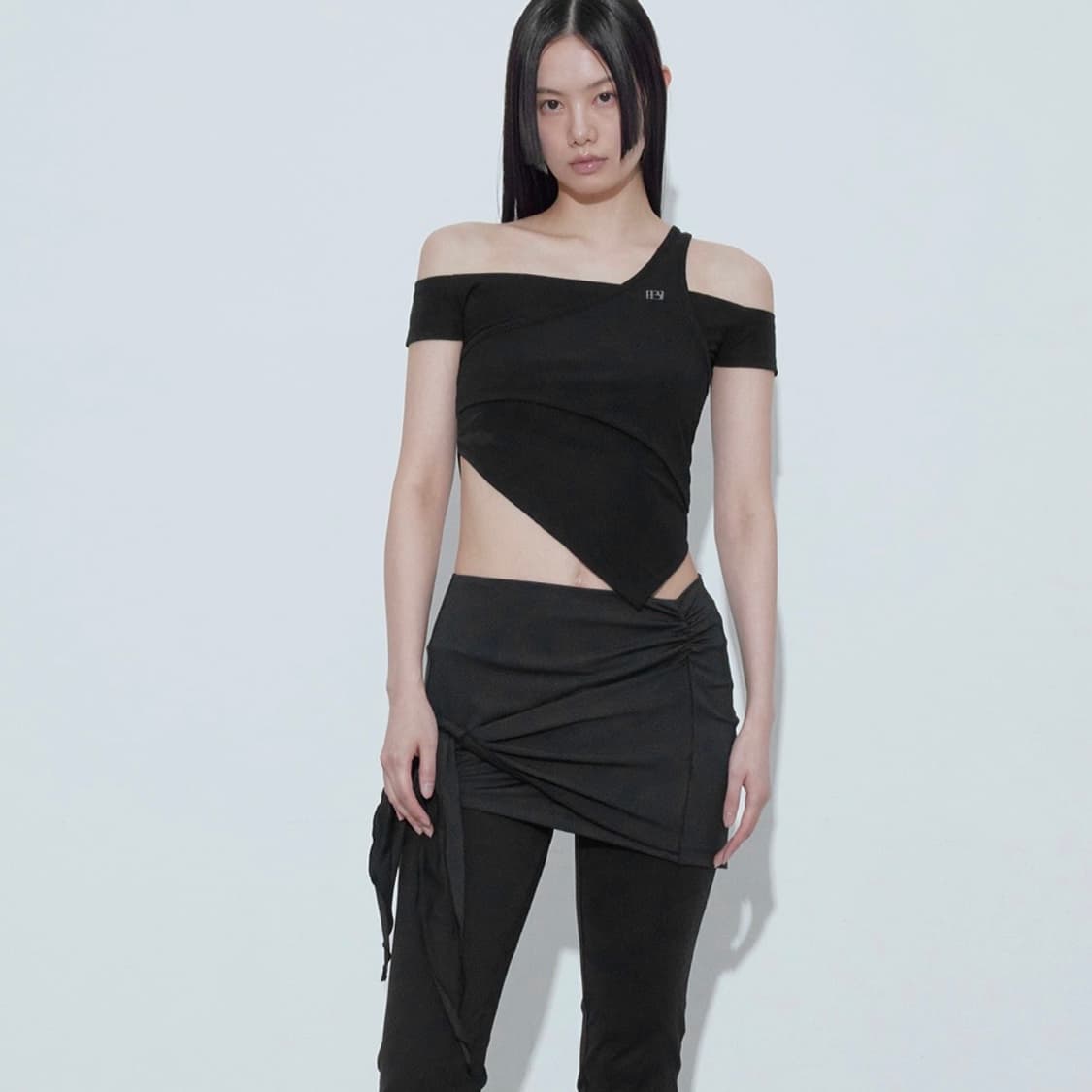 LAYERED OFF-SHOULDER TOP 상품이미지2