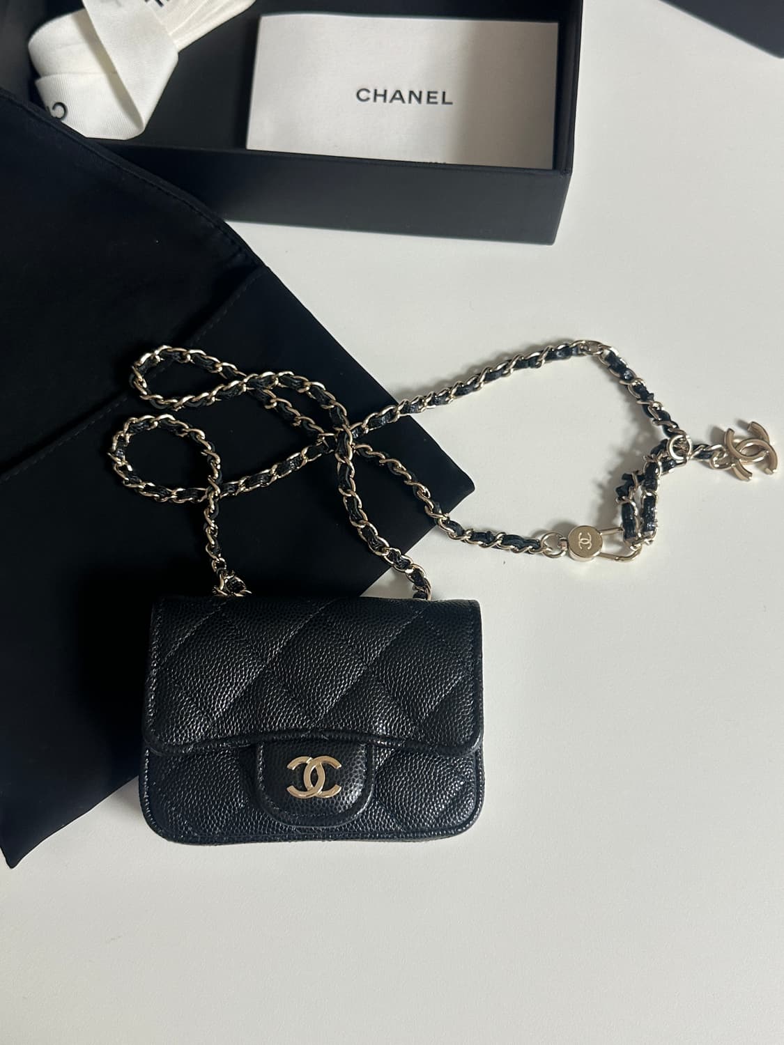 샤넬 클래식 벨트백 블랙 (31번대) 상품이미지5