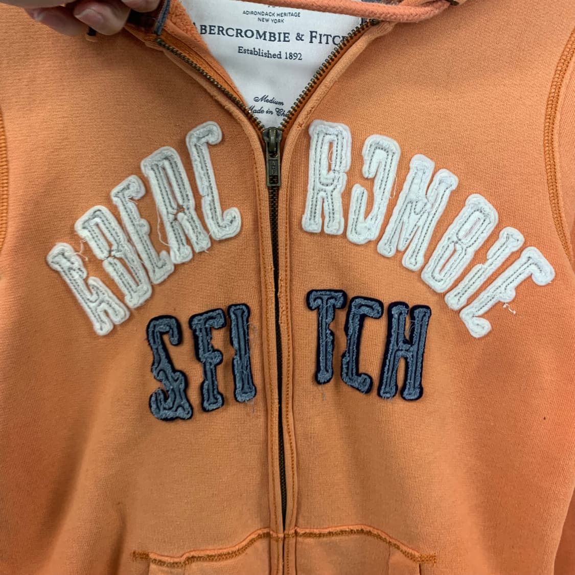 아베크롬비 y2k 와투케 캐럿 후드집업 상품이미지4