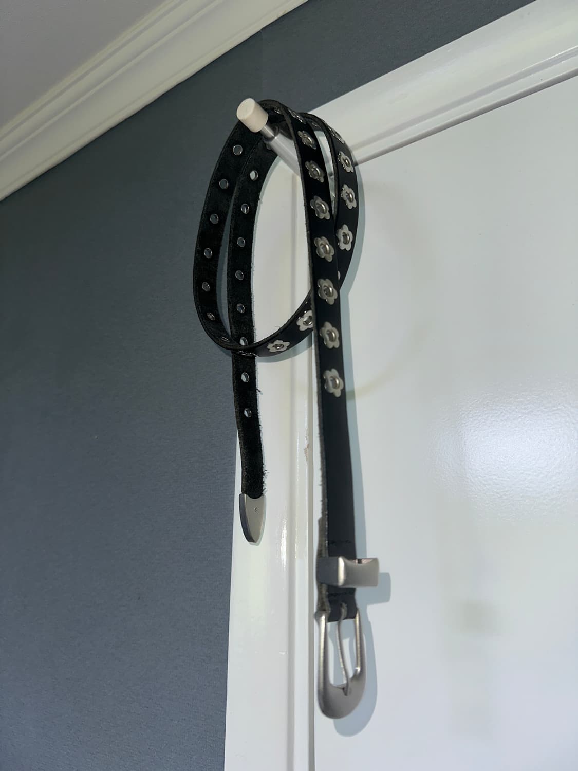 플라워 스터드 레더 벨트 상품이미지1