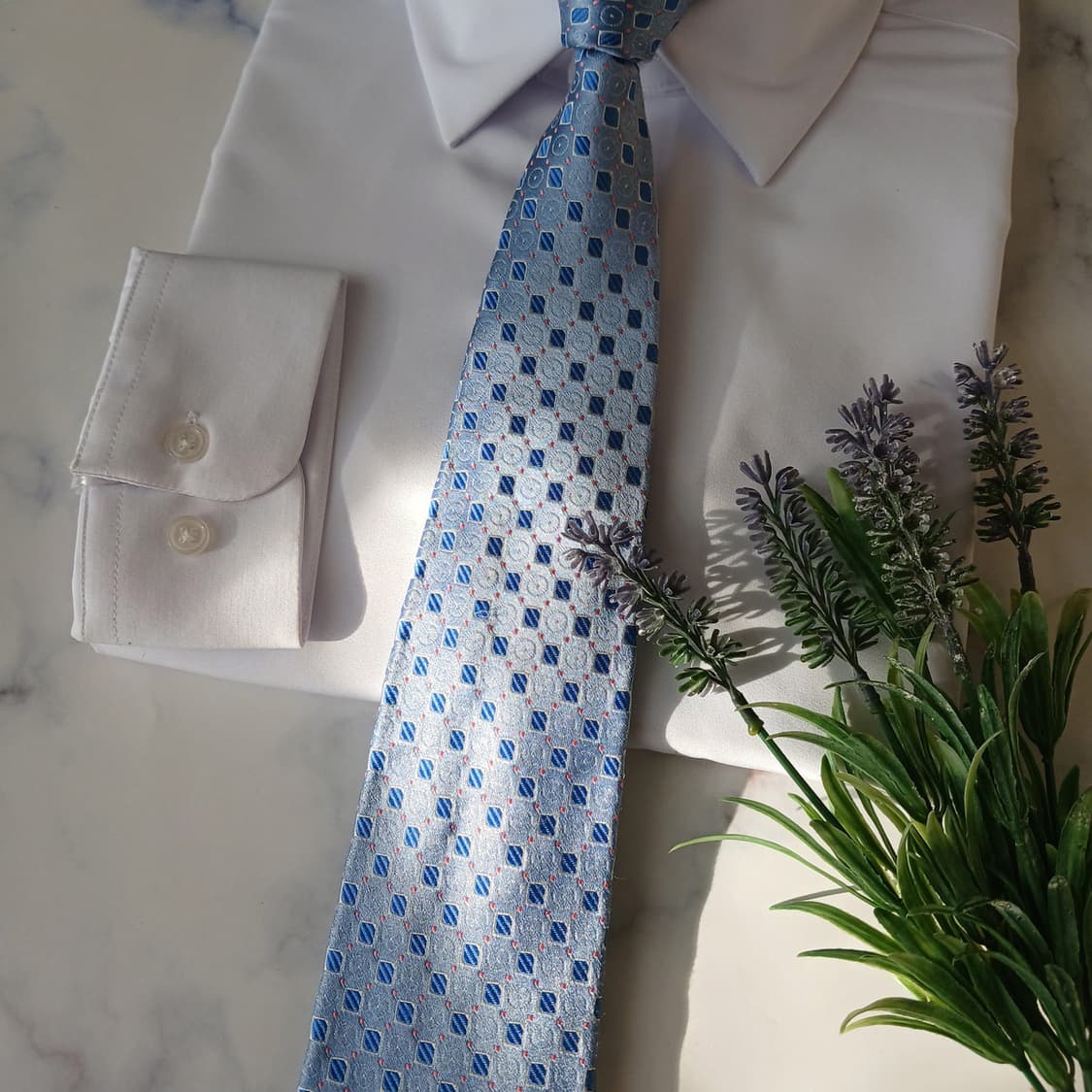 아쿠아스큐텀 실크 블루 기하 패턴 넥타이 9cm A등급 A19589
 상품이미지6