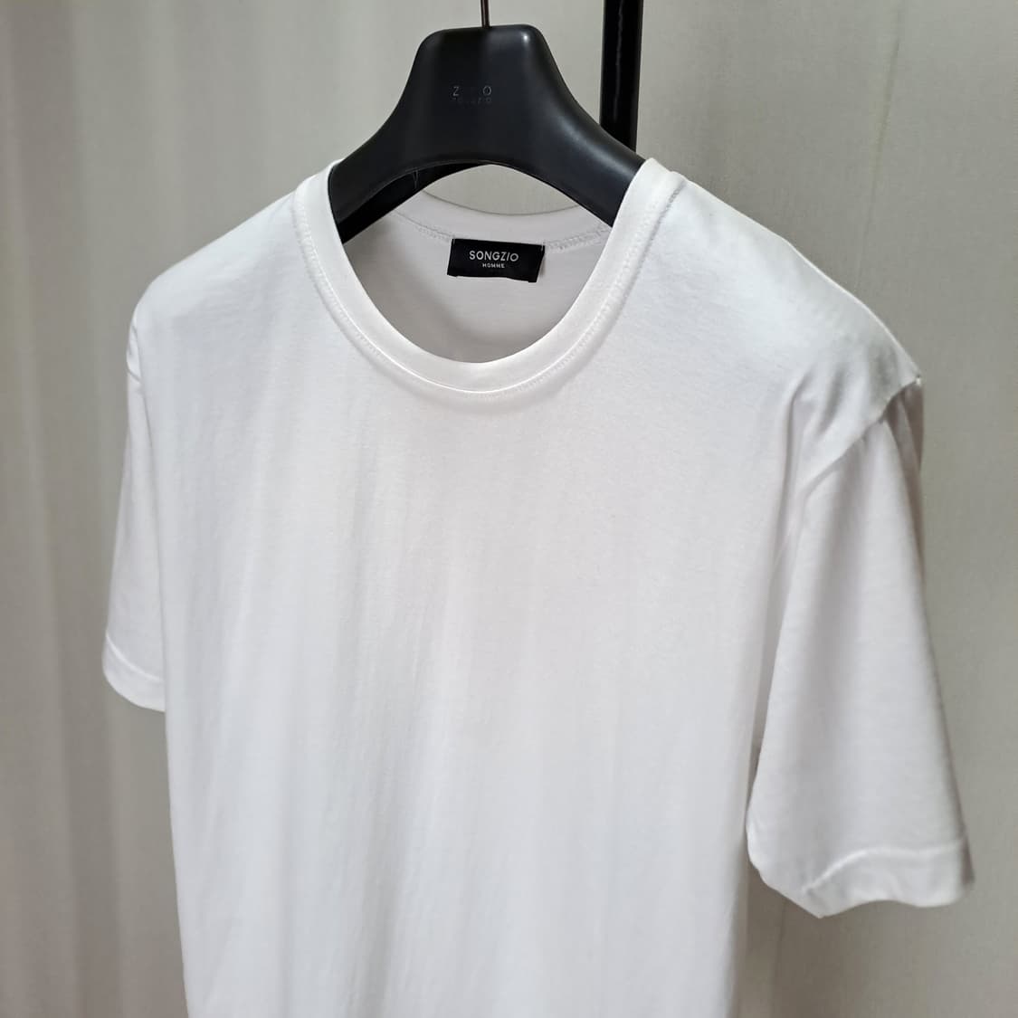 (택포) 송지오옴므 백 싸인그래픽 반팔티셔츠 48 B998 상품이미지3