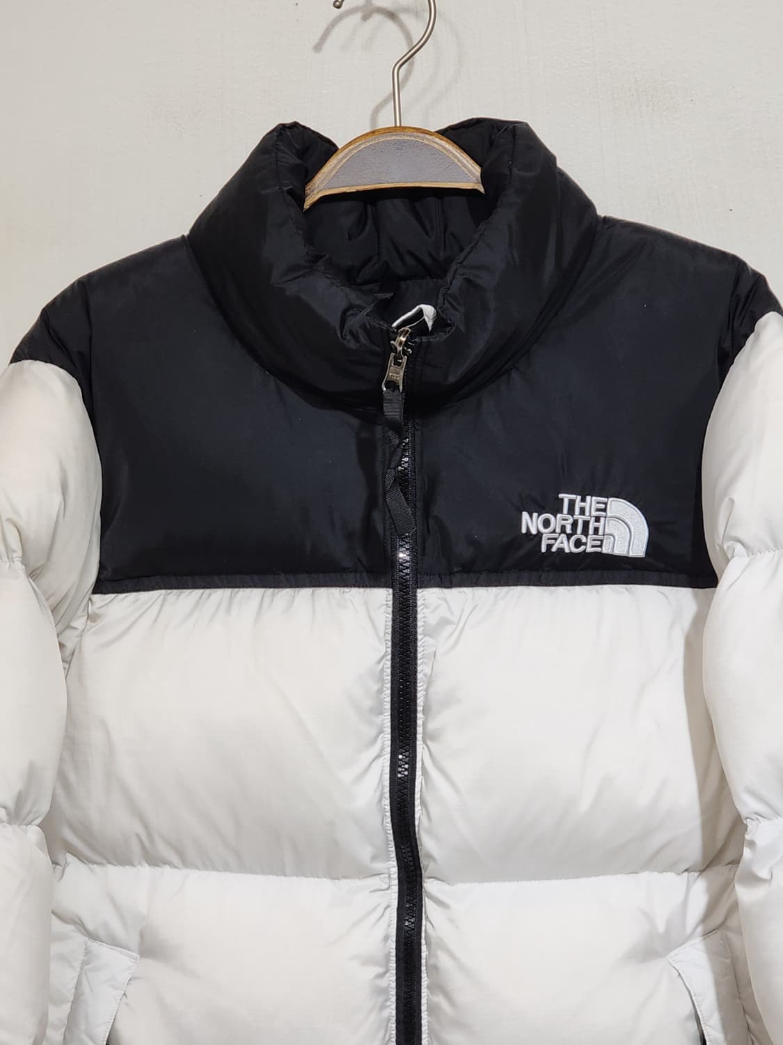 (M) 노스페이스 눕시패딩 점퍼 검흰 투톤  700 다운자켓  상품이미지2