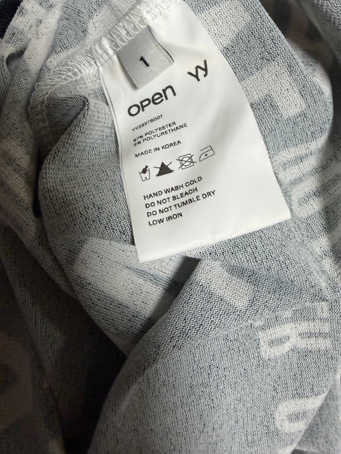 OPEN YY Slogan Graphic Top – Black 상품이미지6