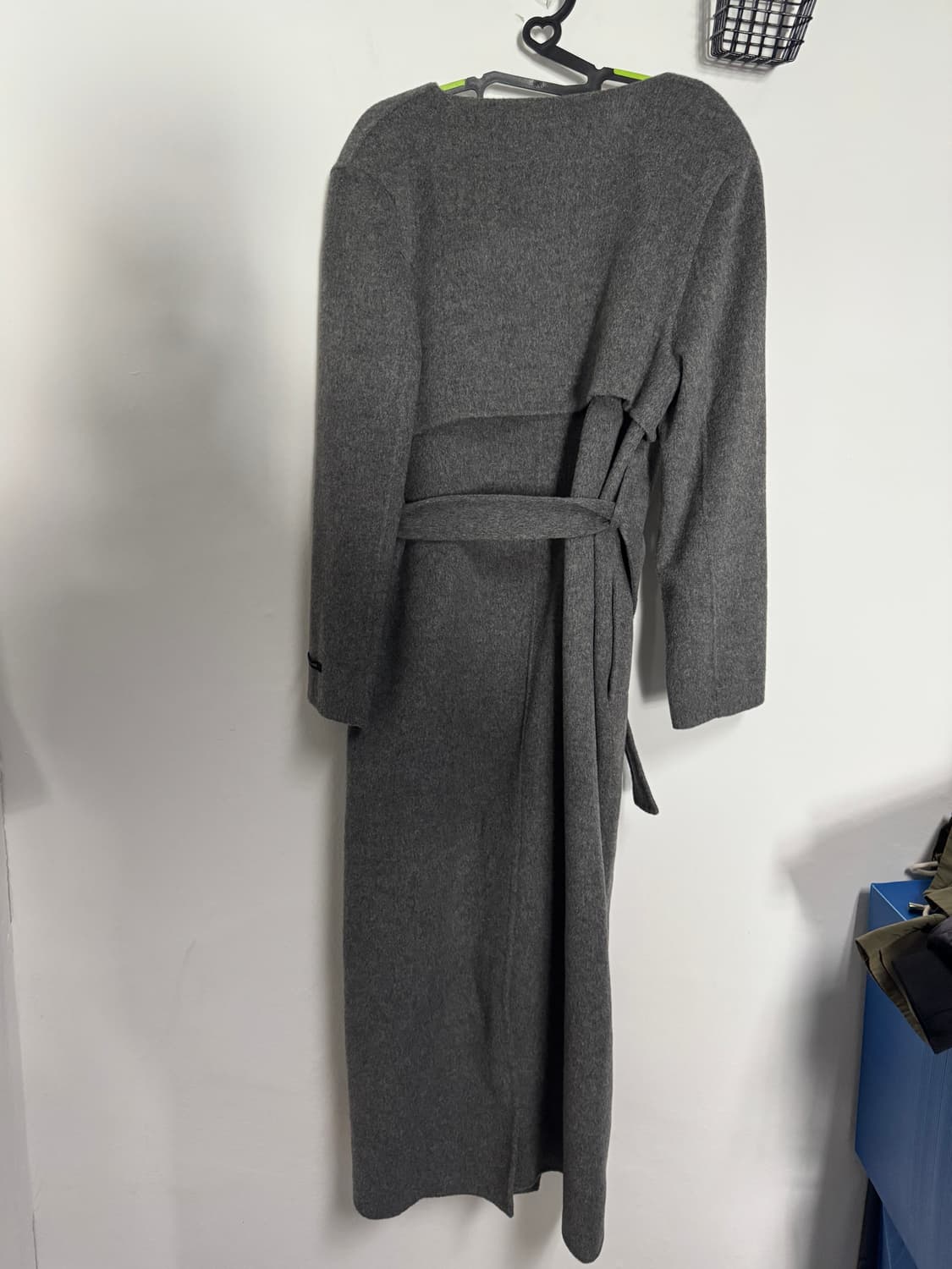 여성 르뮈 LEMUI 핸드메이드 하이넥 카라 벨티드 코트 상품이미지3