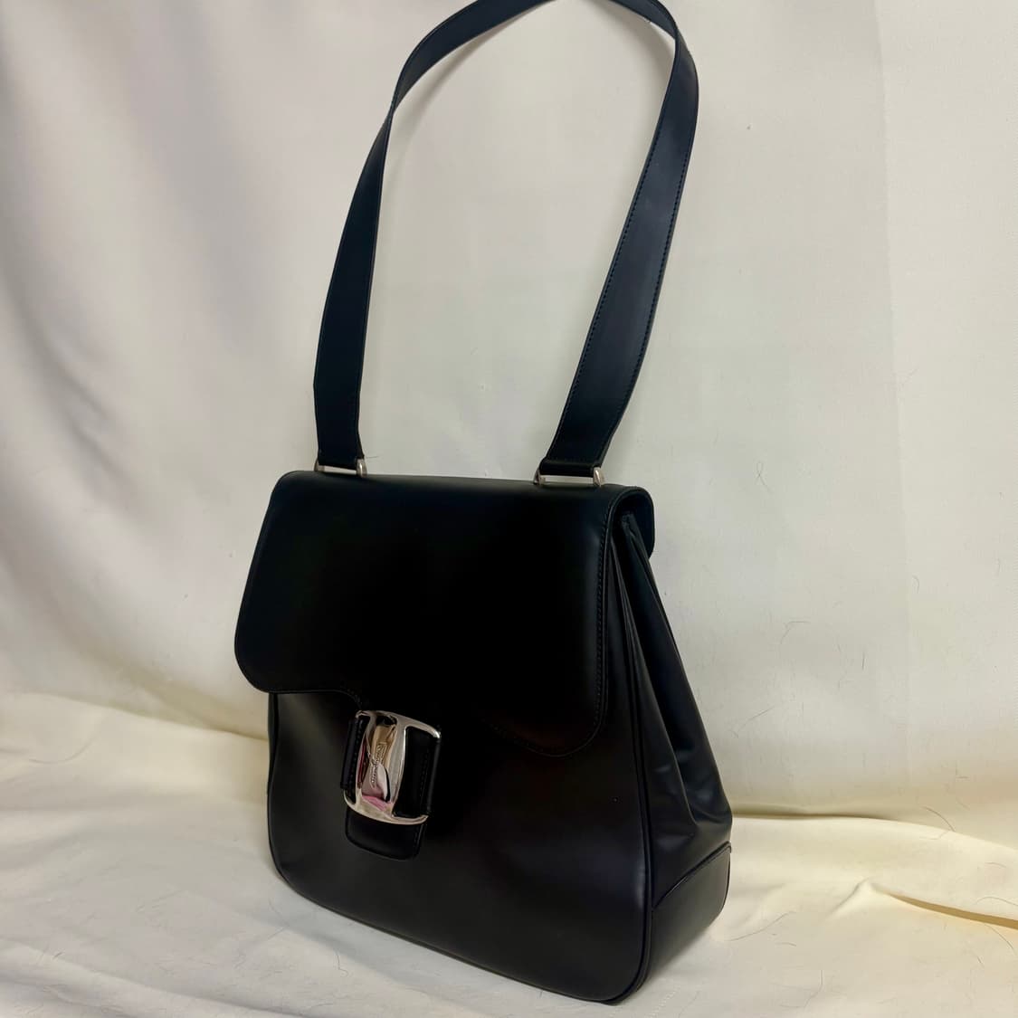 페라가모 바라 숄더백 상품이미지2