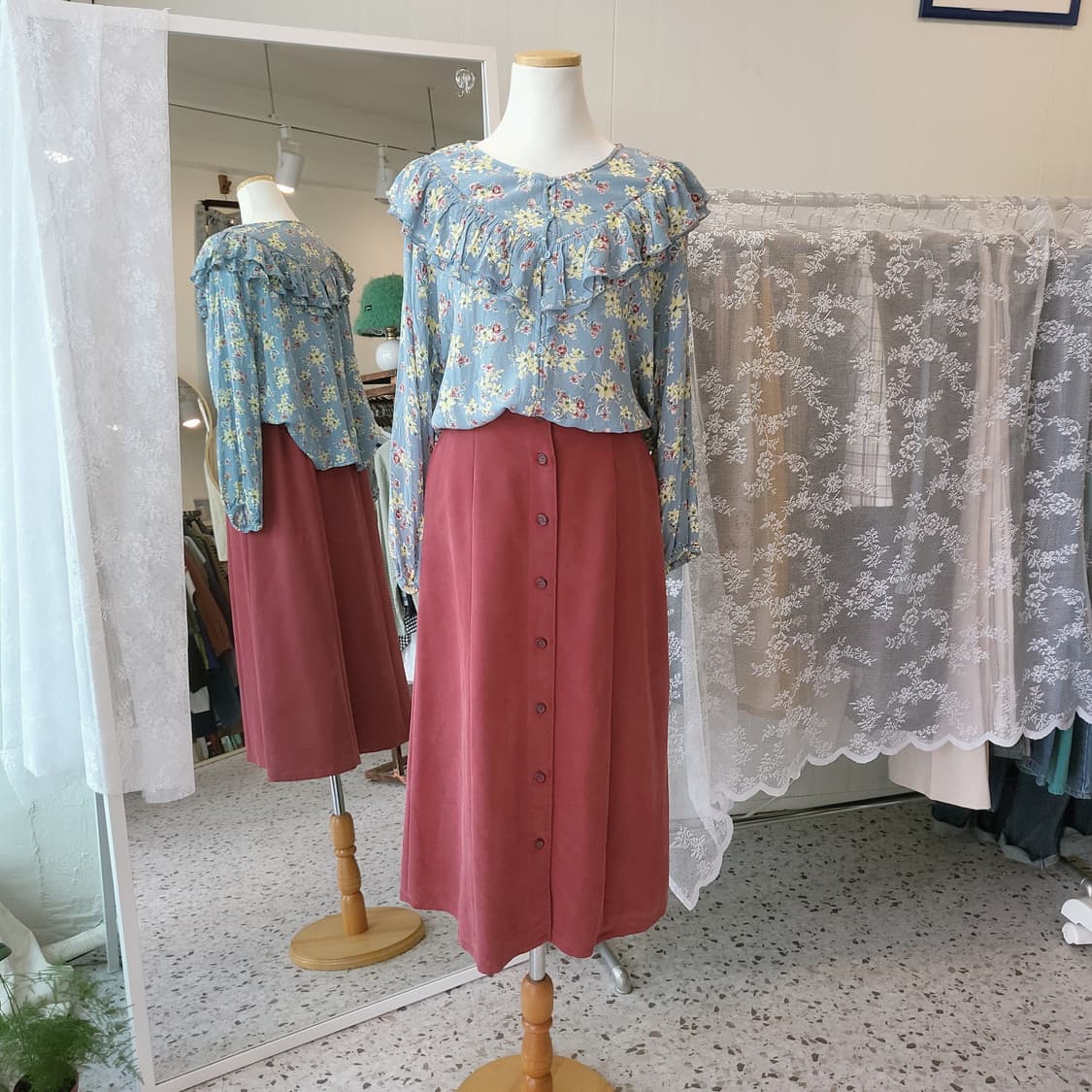 Niko and 레이온 플라워 블라우스 상품이미지3