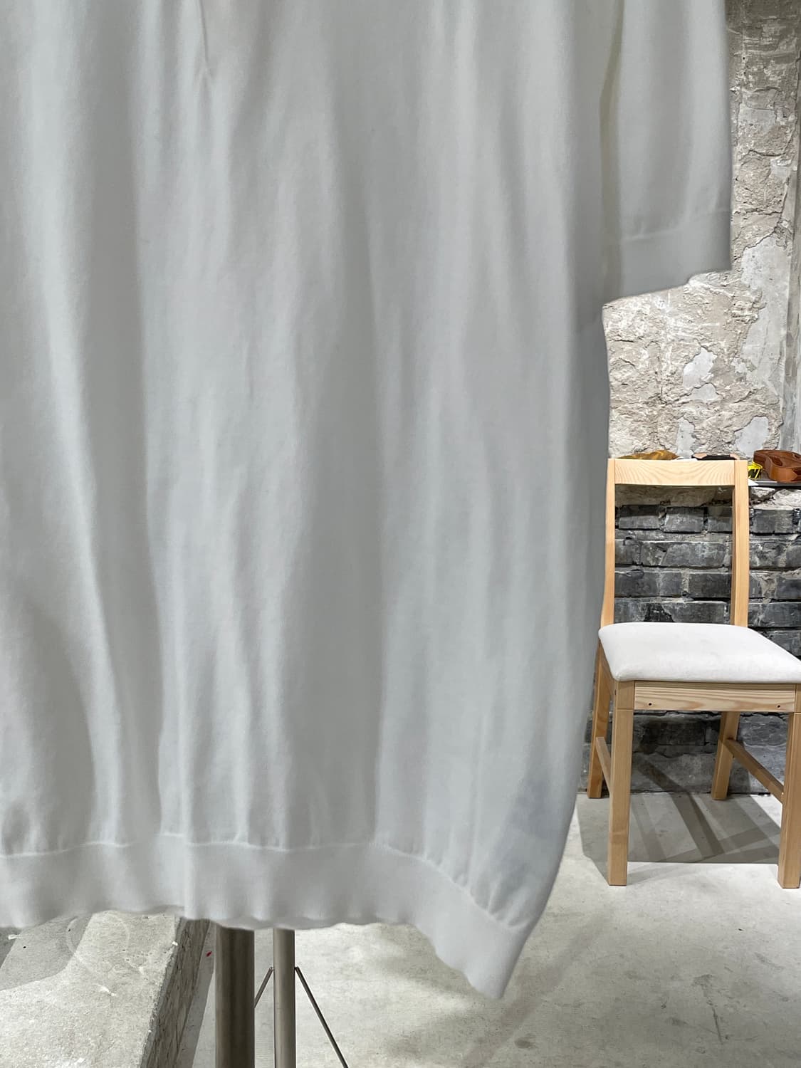 존 스메들리 화이트 스탠다드 핏 아드리안 하프 니트 상품이미지5