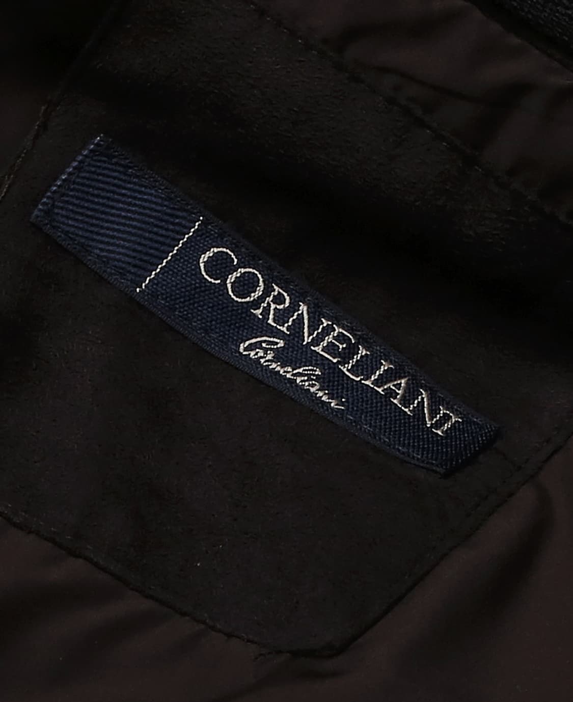 꼬르넬리아니 [Corneliani] 다크 브라운 스웨이드 퀼팅 하프 코트 상품이미지5