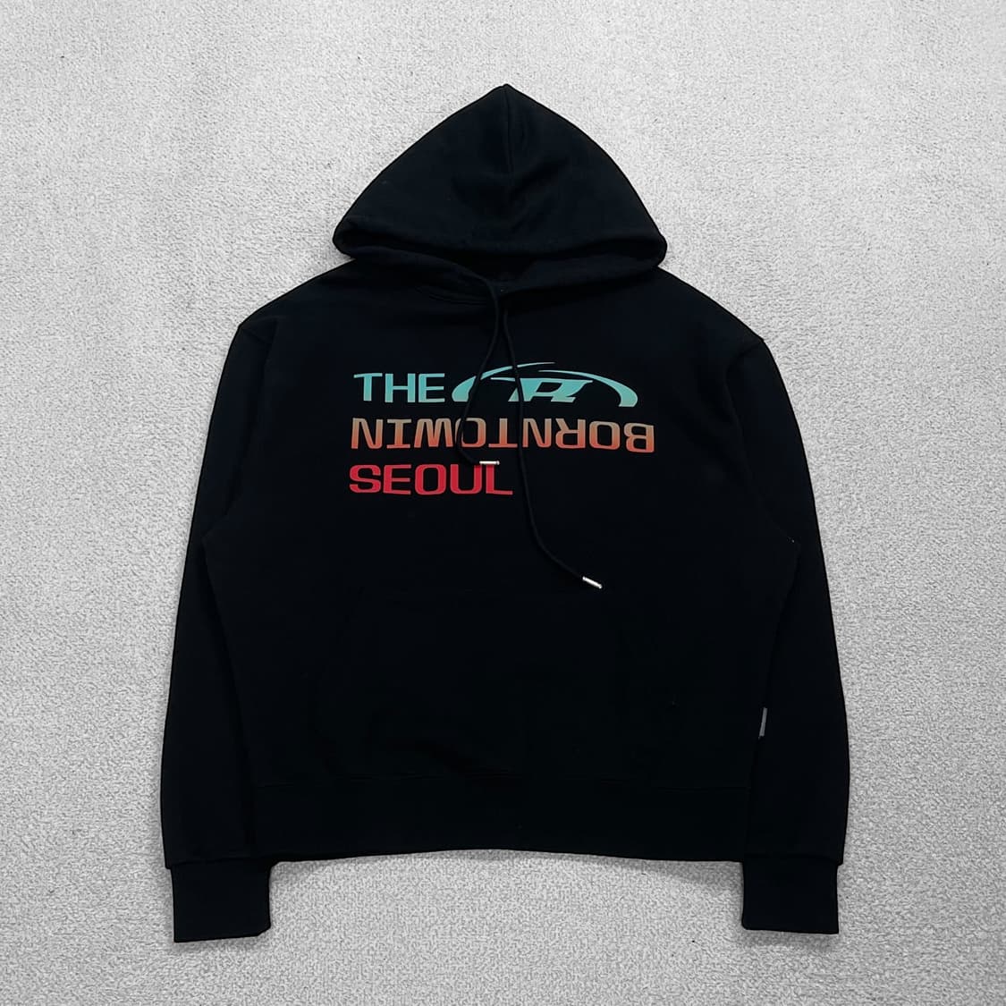본투윈 서울 팝업 스토어 후드티 블랙 상품이미지1