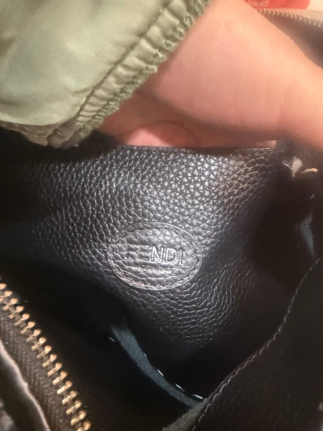 정품 펜디 셀러리아 쇼퍼백 팝니다 상품이미지7