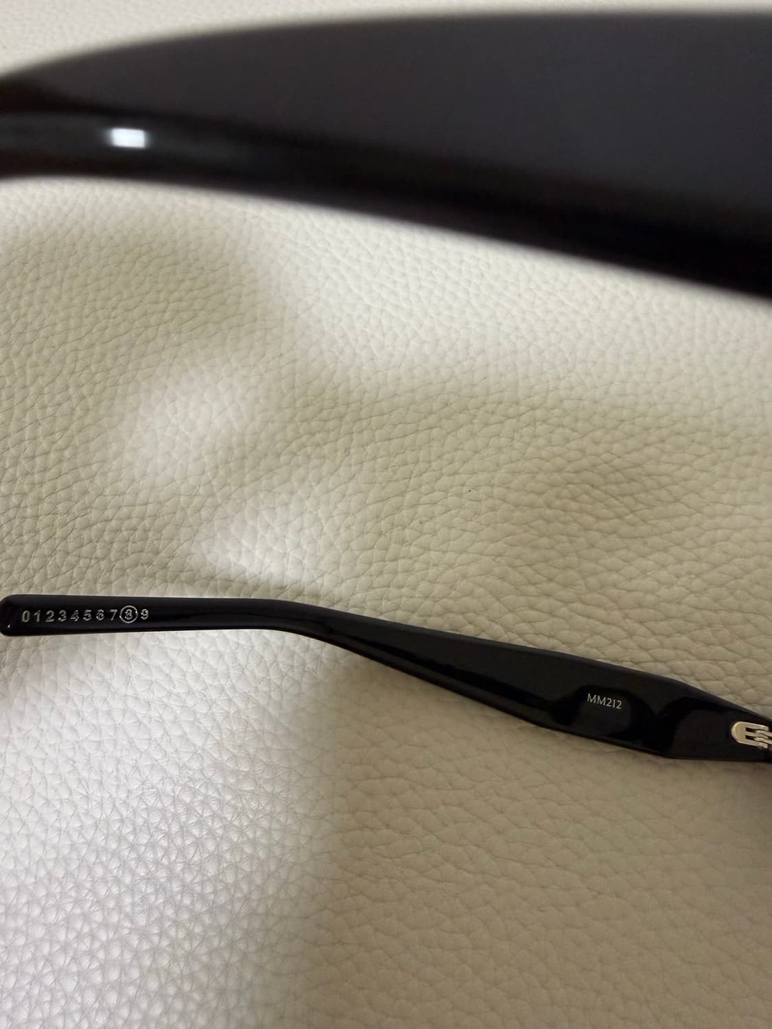 젠틀몬스터 메종마르지엘라 MM212 블랙클리어 상품이미지8