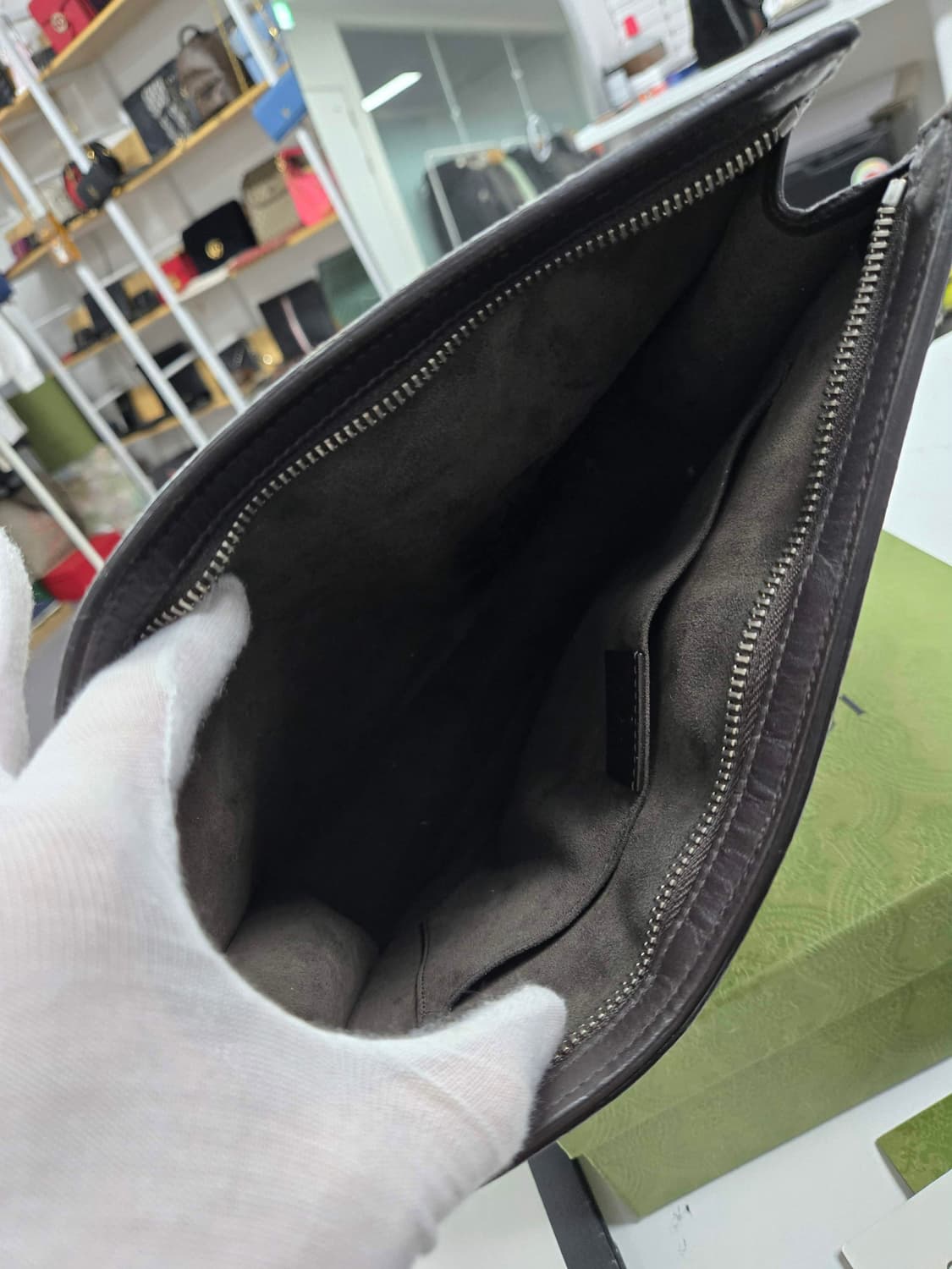 [40%할인] 구찌 삼선 시그니처 클러치백 상품이미지5