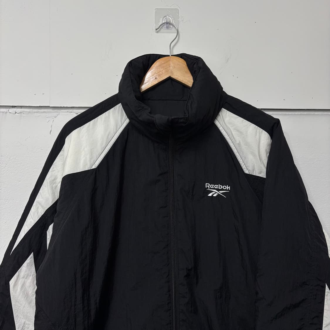 리복 블랙 리버시블 패딩 점퍼 상품이미지3