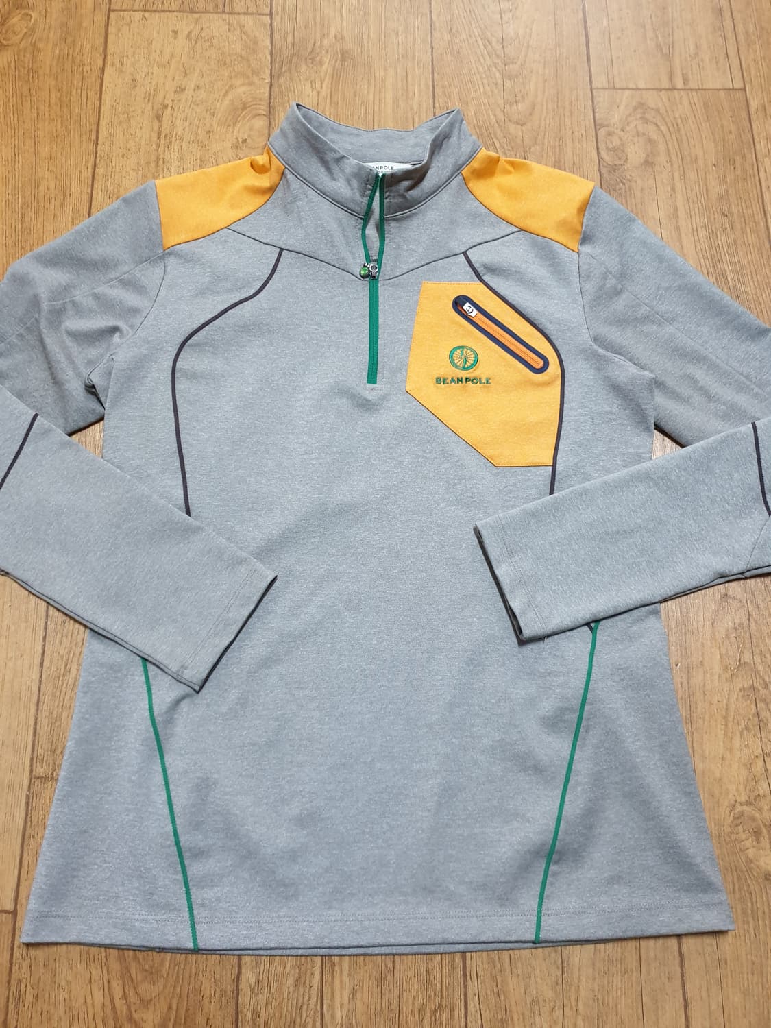 1070 빈폴 아웃도어 반집업 여성 90사이즈입니다 상품이미지2