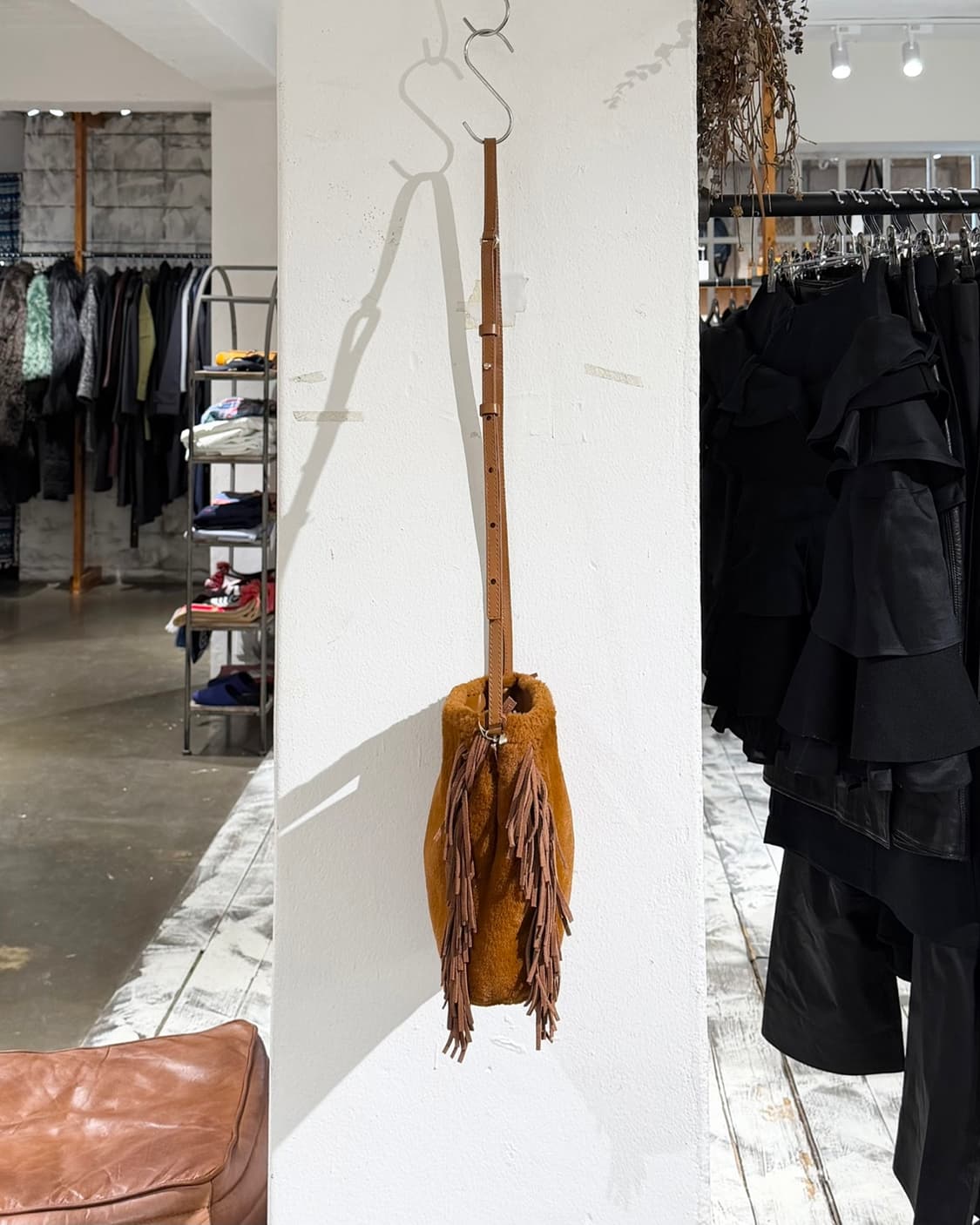 마쥬 브라운 퍼 프린지 숄더백 상품이미지5