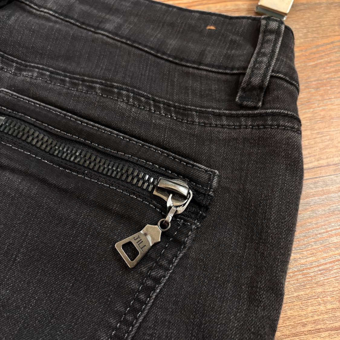 질스튜어트 26 차콜 스키니진 스판 데님 지퍼 페이딩 변색 상품이미지5