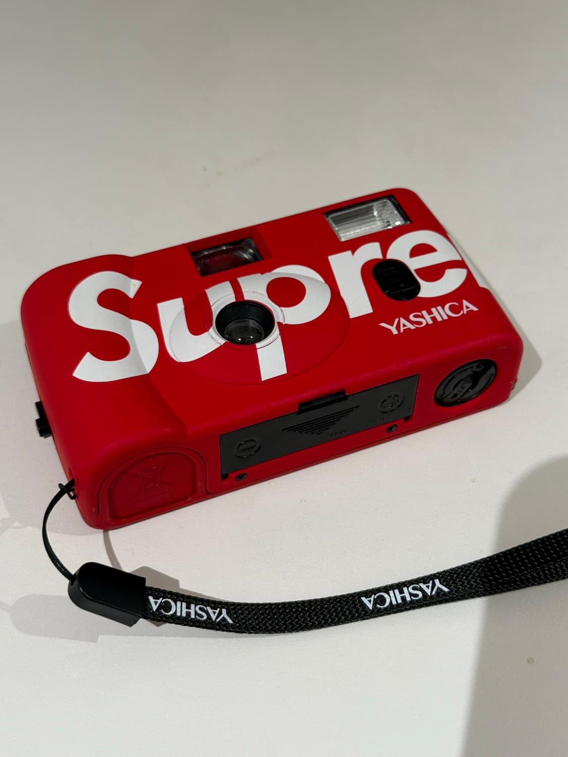 슈프림 X 야시카 카메라 상품이미지1