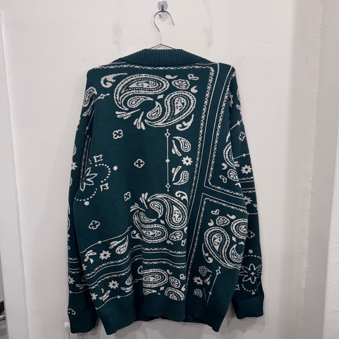 316스탠다드 페이즐리 패턴 브이넥 니트 가디건 상품이미지5
