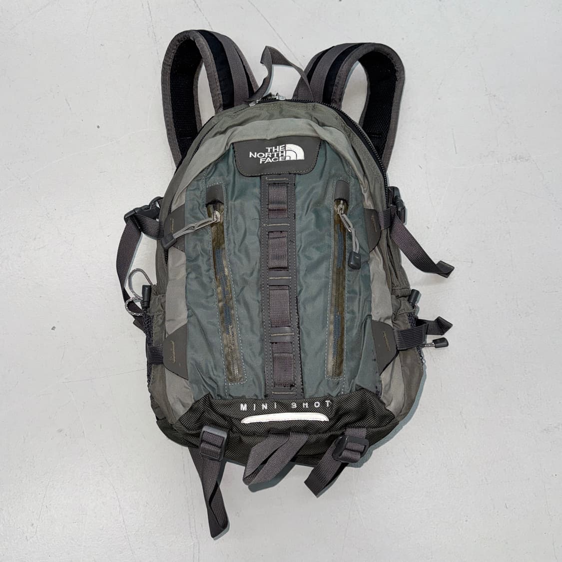 노스페이스 카키 미니샷 고프코어 미니 백팩 상품이미지2