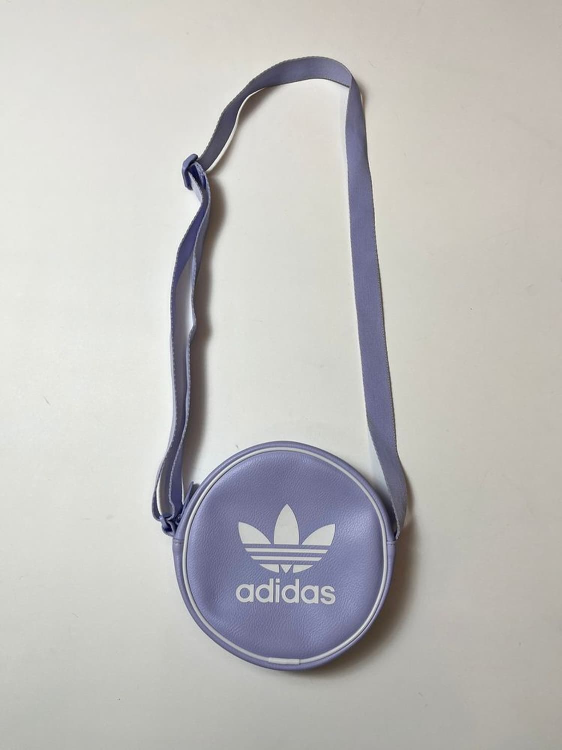 아디다스 아디컬러 클래식 라운드 숄더백 Q1427 상품이미지1