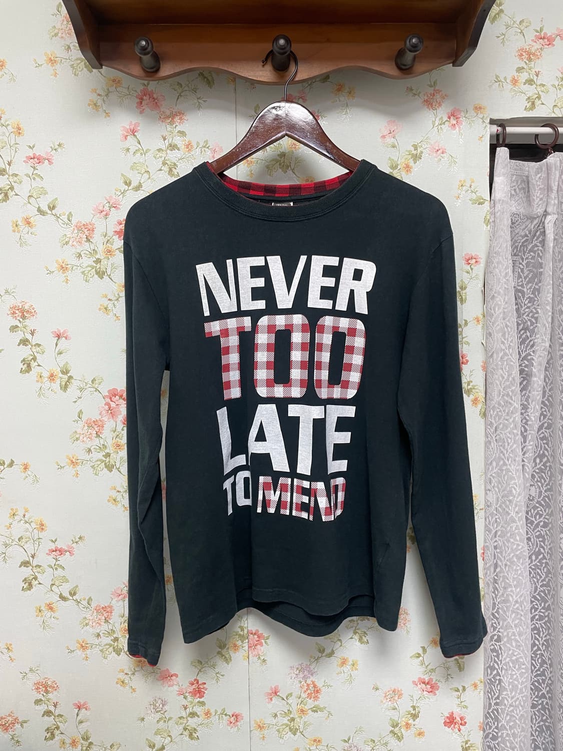 체크 레터링 티셔츠 상품이미지1