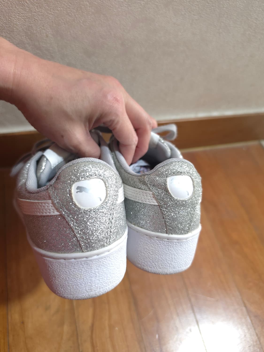 푸마 실버 그레이 글리터 플랫폼 스니커즈 상품이미지4