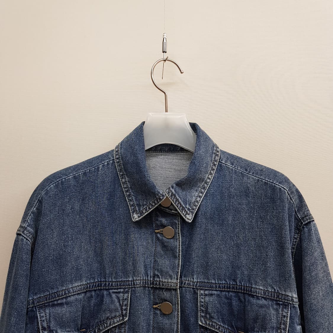 구호 KUHO 인디고 워싱 오버핏 데님 자켓 2사이즈 상품이미지2