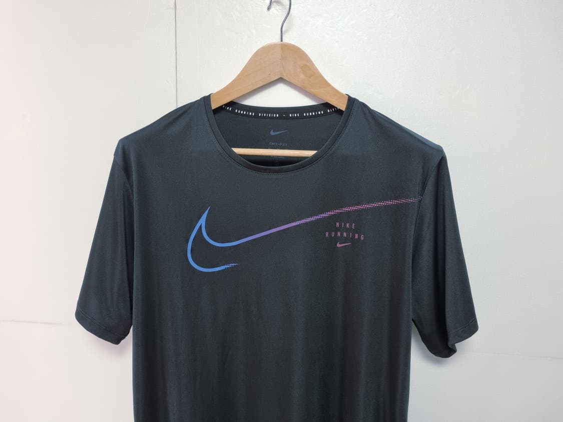 남성 나이키 러닝 드라이핏 런 디비전 기능성 반팔 티 티셔츠 검정 러닝복 상품이미지3