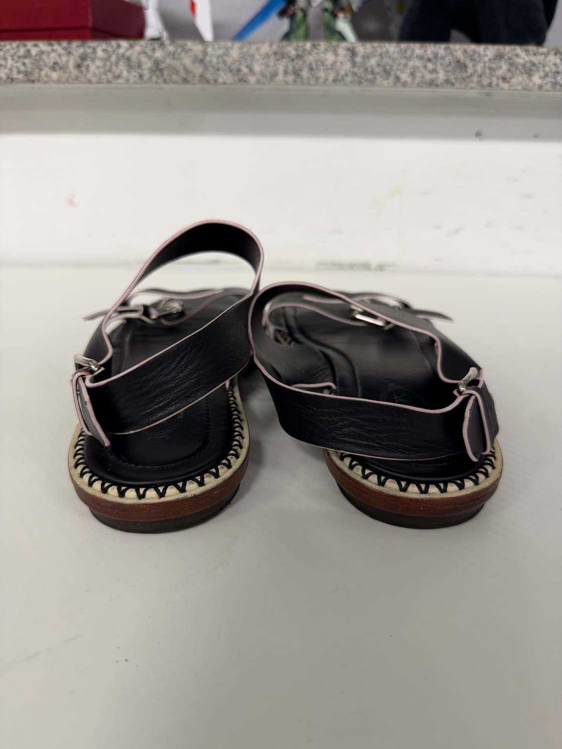 정품) TODS 토즈 여성 블랙 버클 스트랩 샌들 37 상품이미지5