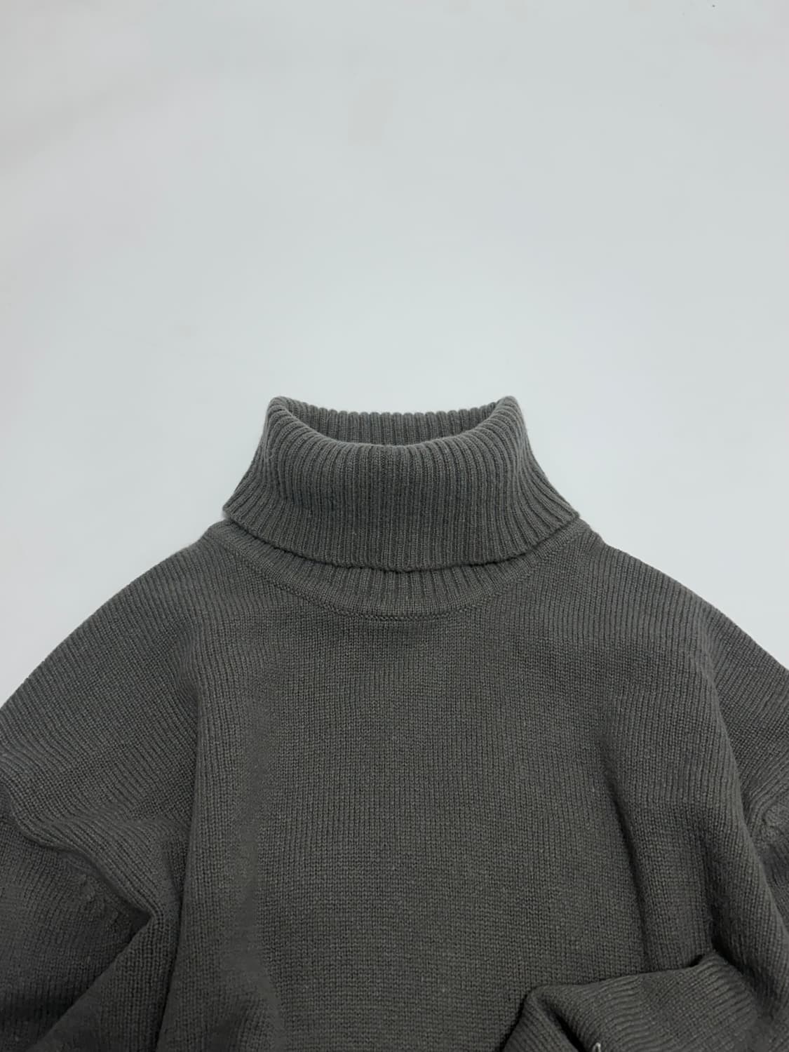 루니툰즈 램스울 목폴라 니트 상품이미지3