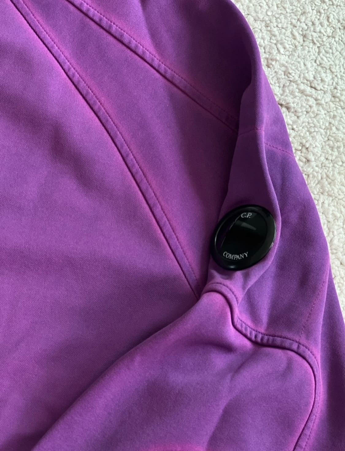 cp컴퍼니 맨투맨 퍼플 상품이미지2