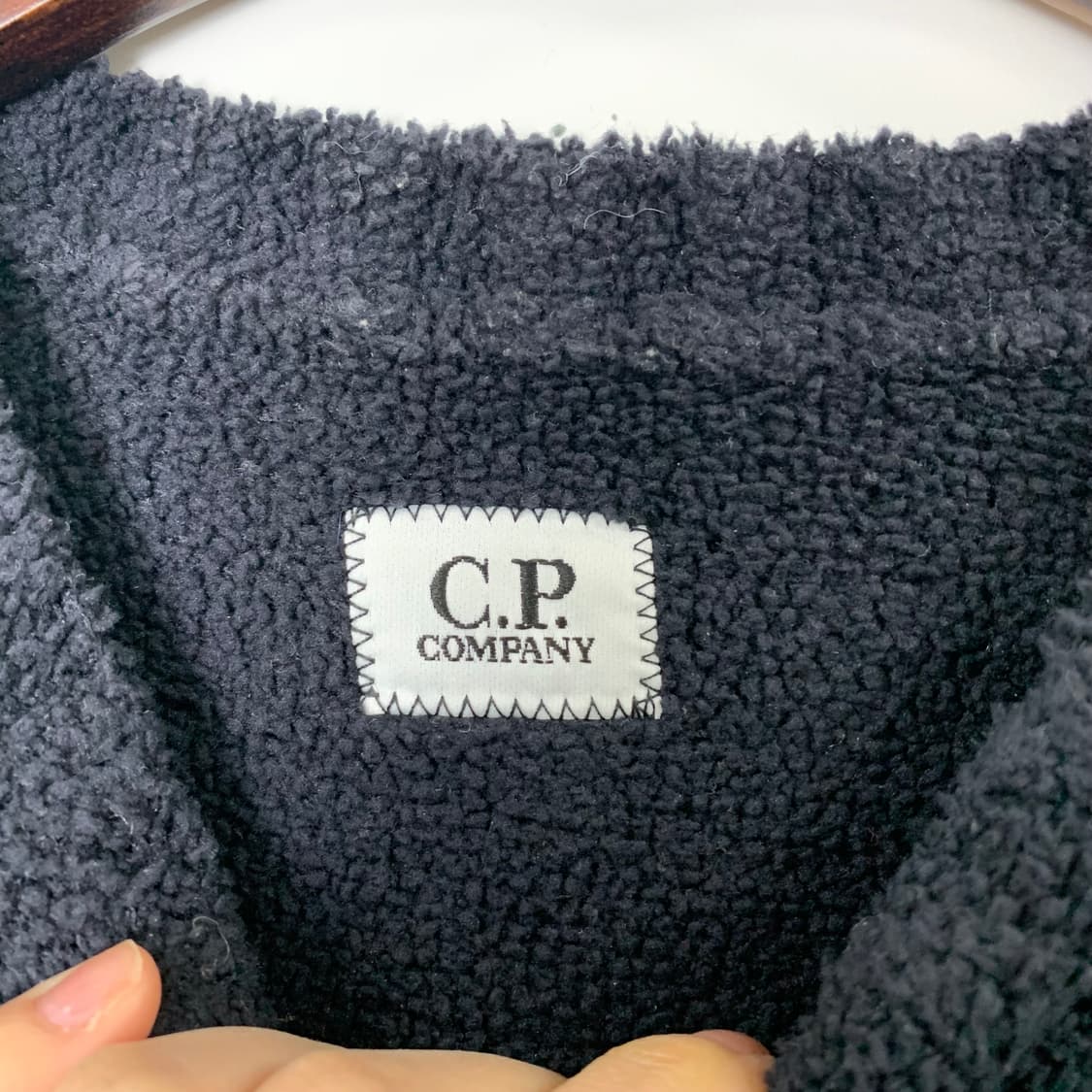 Cp컴퍼니 렌즈 블랙 부클 니트 상품이미지7