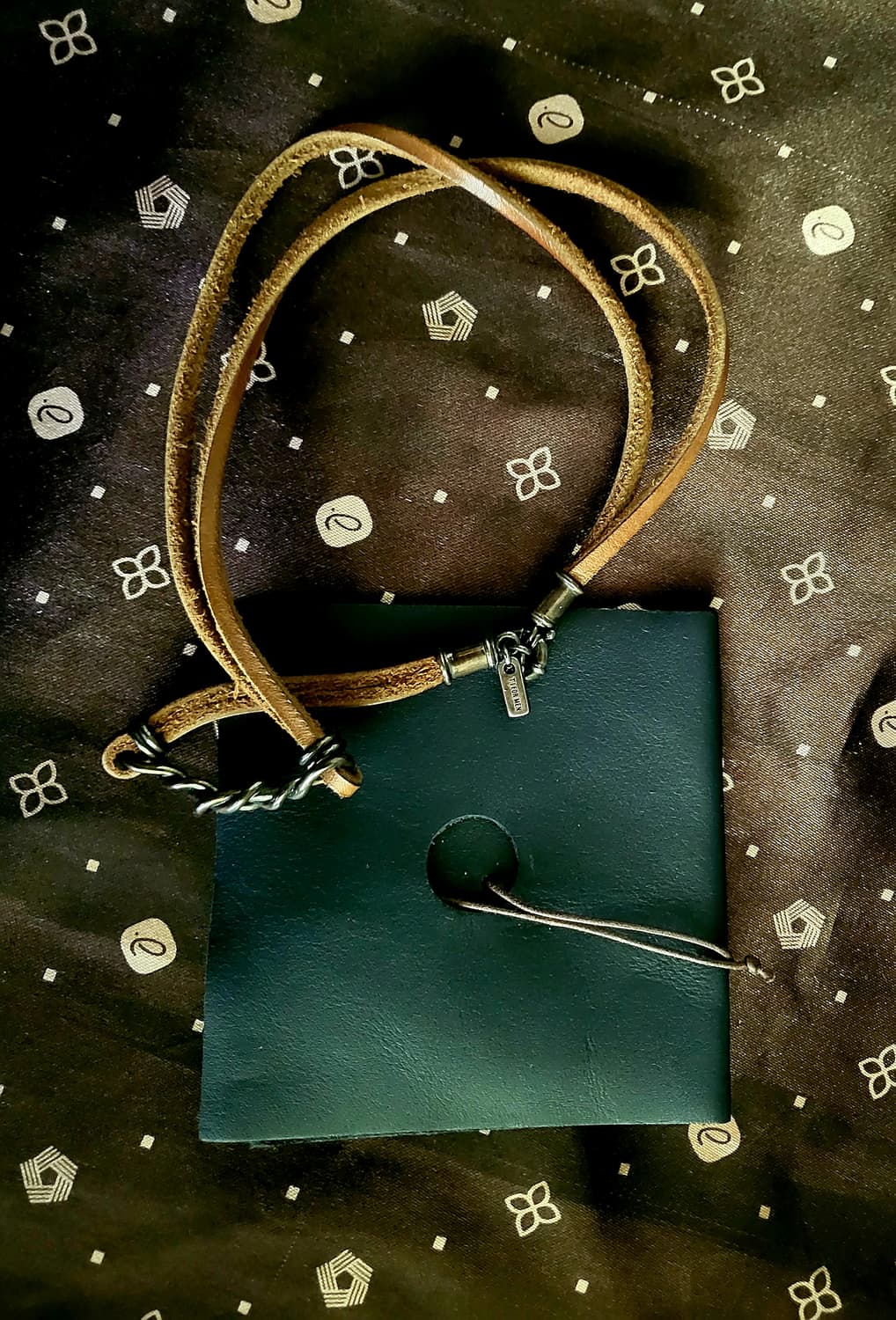 [미사용 새상품] 티아이포맨- 양가죽 팔찌 상품이미지1