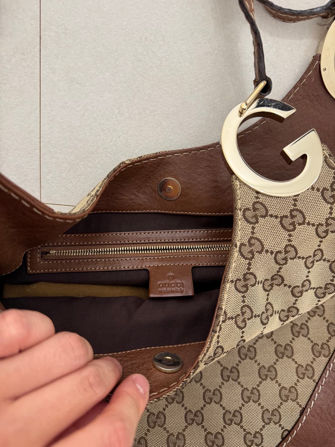 구찌 GG 캔버스 샬롯 미디엄 숄더백 상품이미지6