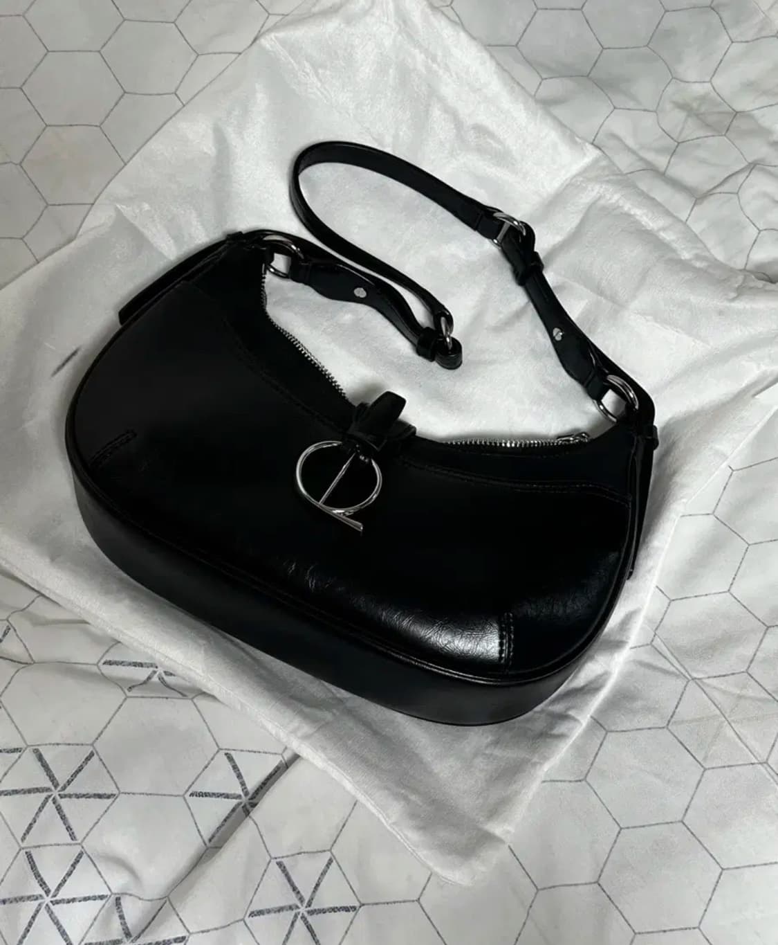 루이까또즈 신상 몬트백 1회착용 거의새제품 판매 상품이미지4