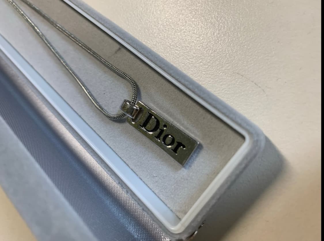 현아 디올 목걸이 (케이스 포함) 상품이미지1