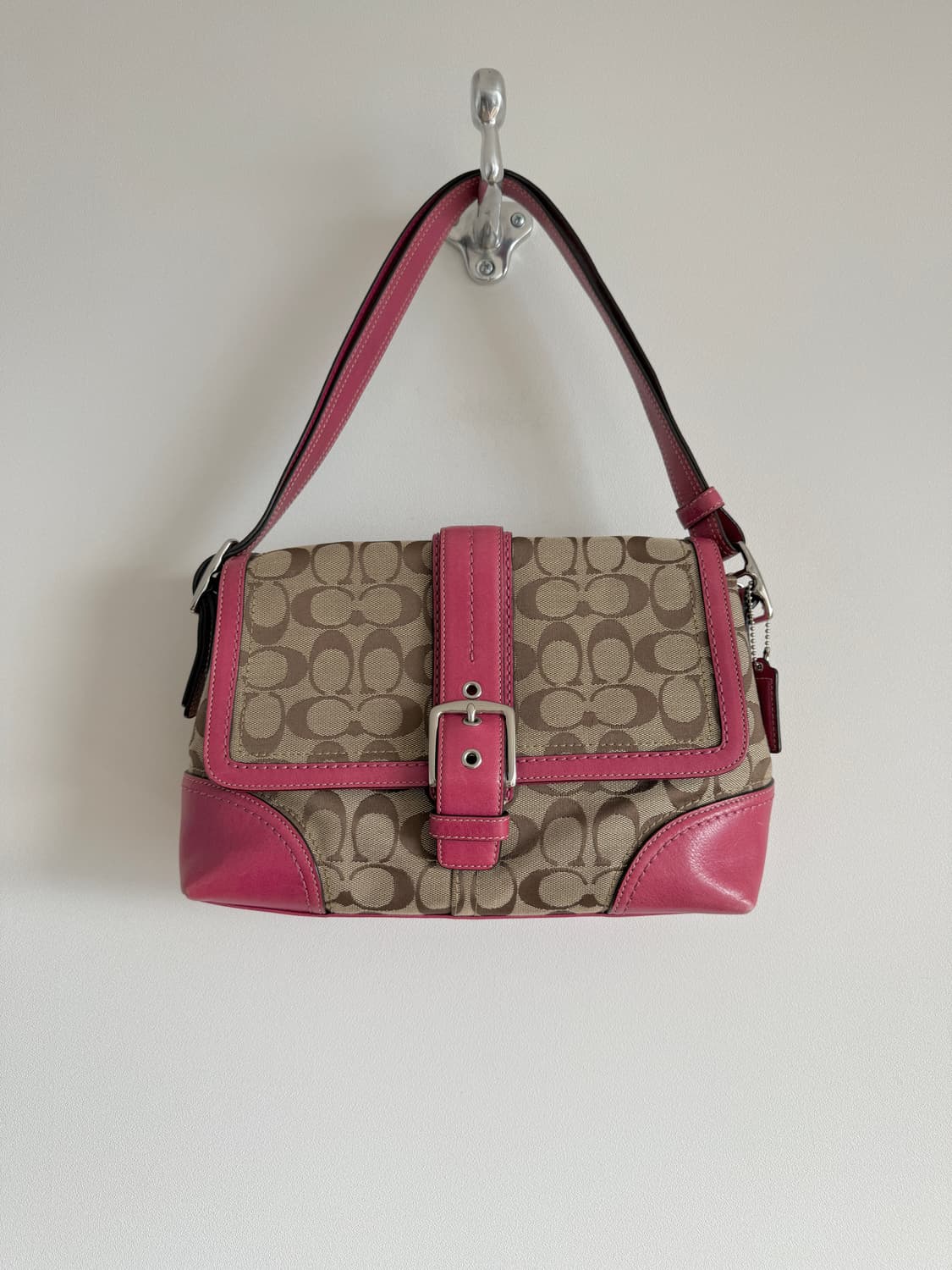 코치(COACH) 모노그램 레더 숄더백 상품이미지1