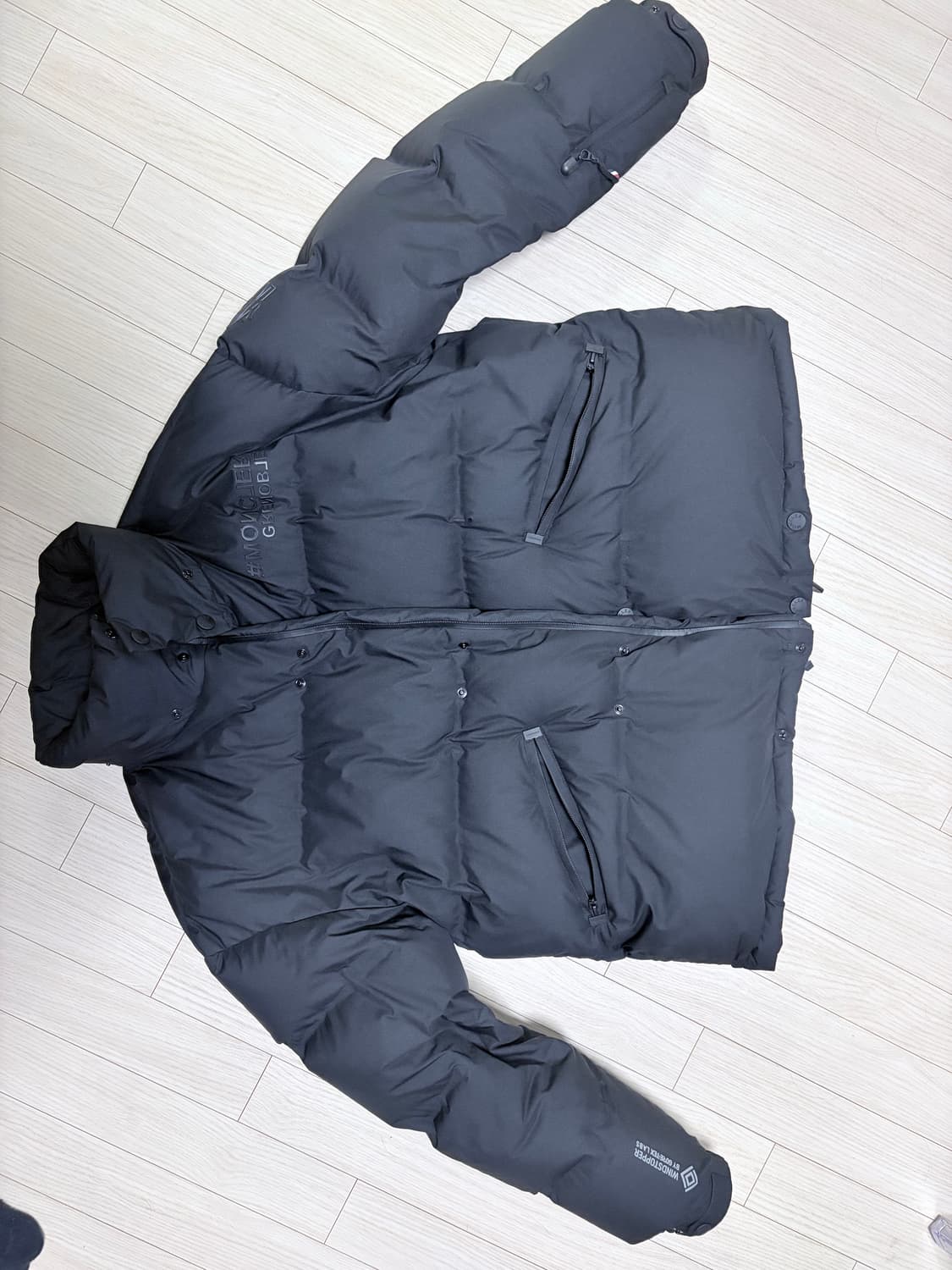 몽클레어 그레노블 고어텍스 패딩 남성 2사이즈 상품이미지8