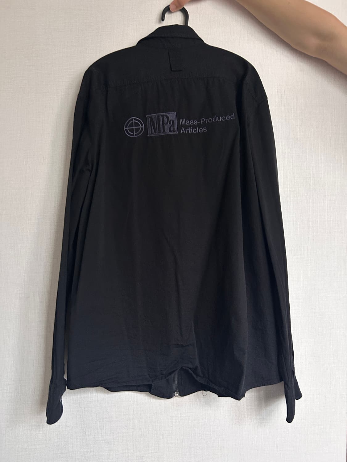 플라스틱 프로덕트 지퍼 셔츠 Black 상품이미지1