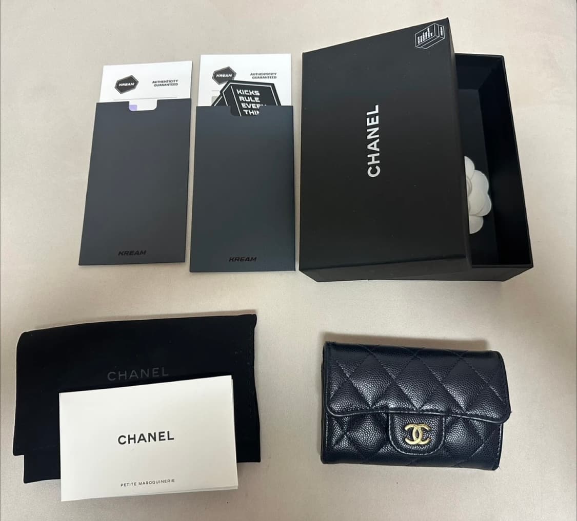 샤넬 클래식 카드 홀더 그레인드 카프스킨 & 골드 메탈 네이비 상품이미지3