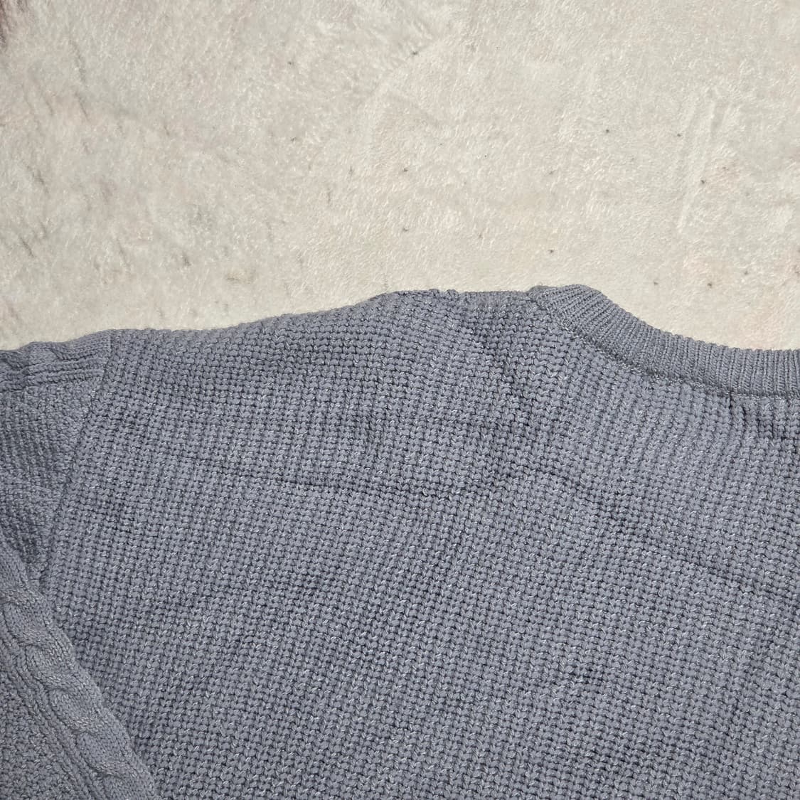 빔즈 하트 오버핏 스카이 꽈배기 니트 상품이미지5